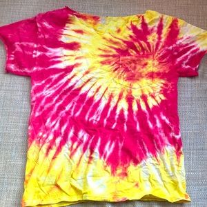 Tye dye low cut women’s t-shirt